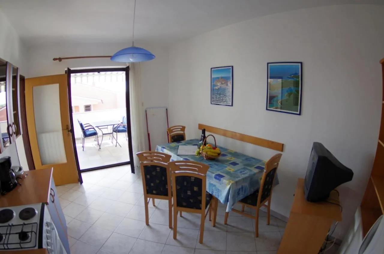 Apartments Lavinija Banjole Croatia