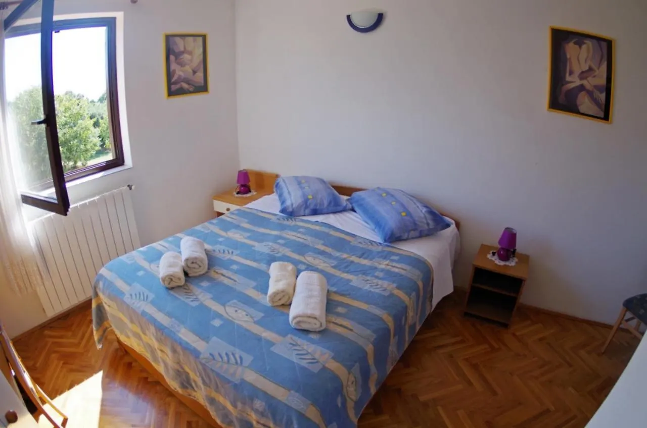 Apartments Lavinija Banjole 0*,