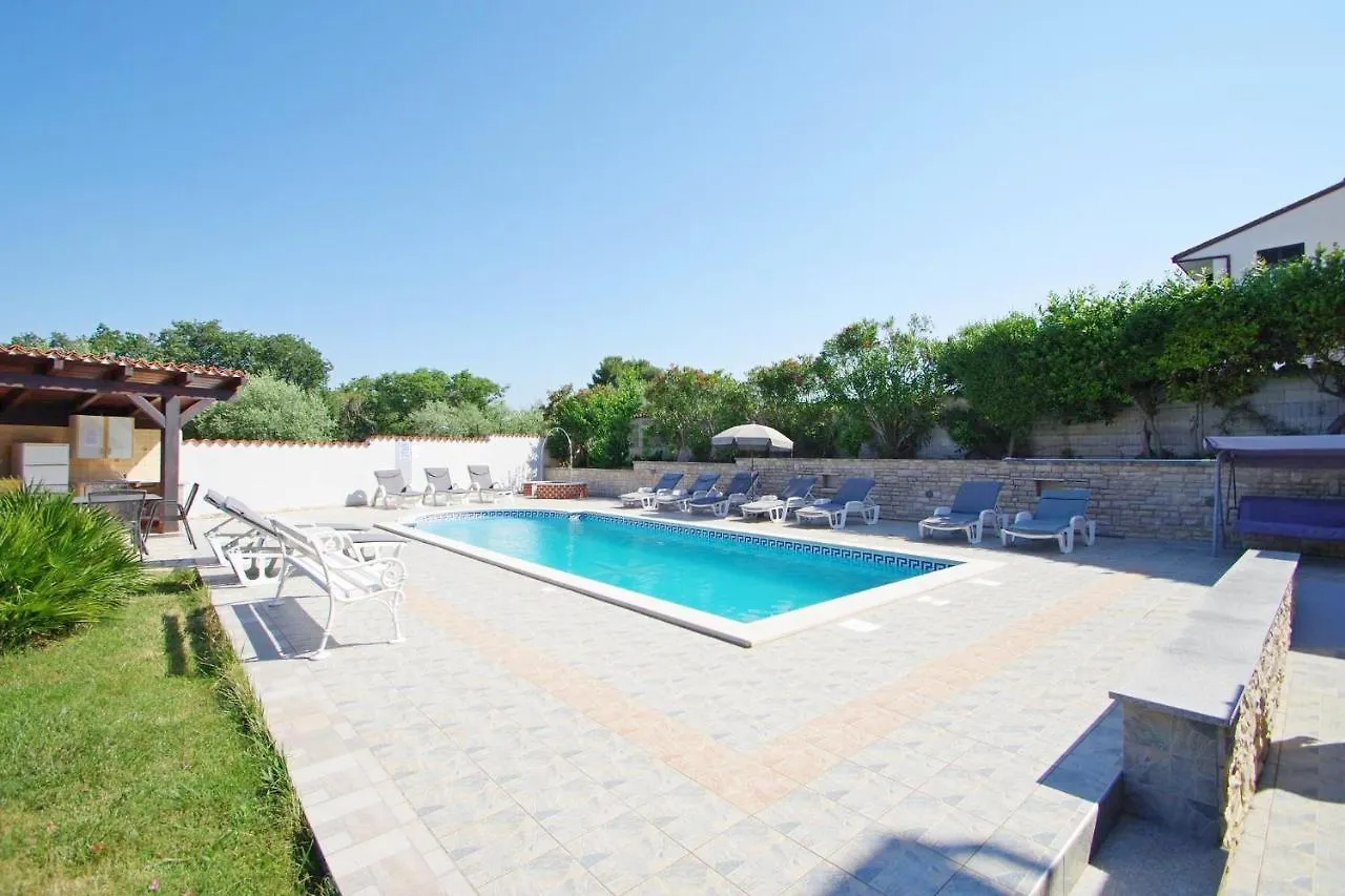 Apartments Lavinija Banjole Croatia