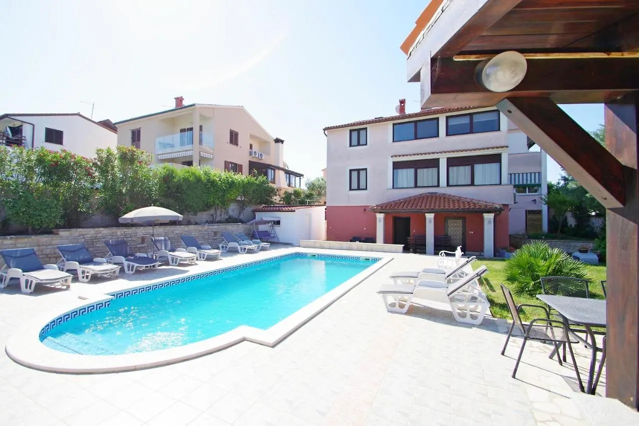 Apartments Lavinija Banjole