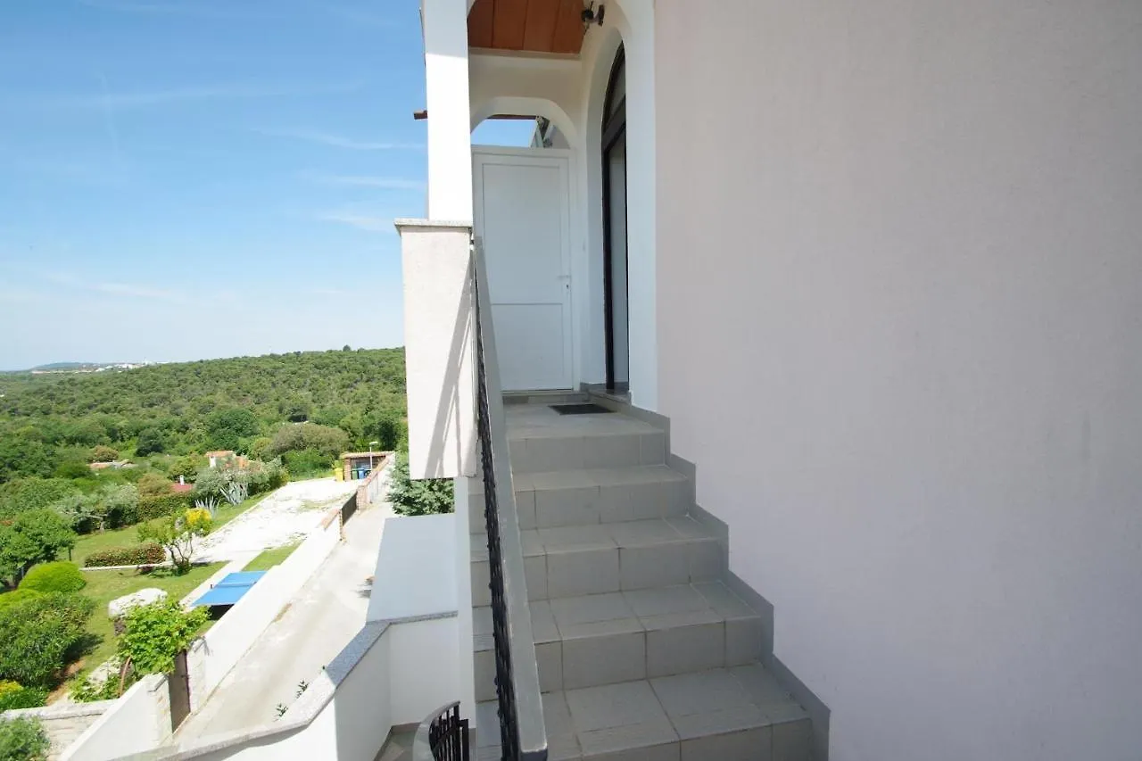 Apartments Lavinija Banjole Croatia